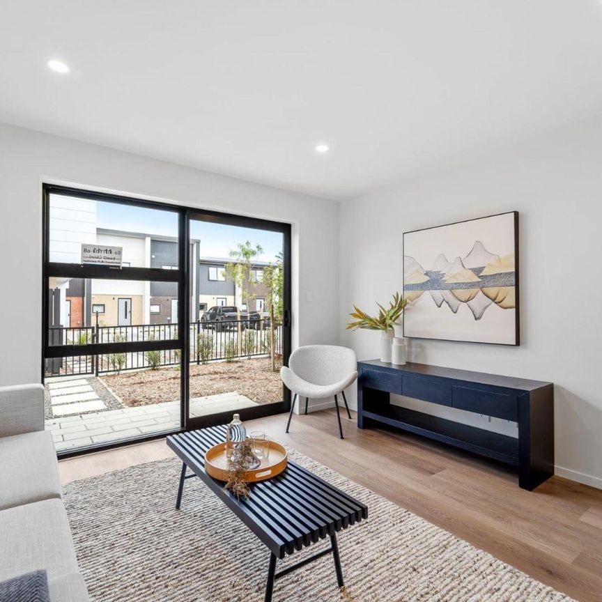 Modern and Convenient living in Glen Eden / ... - Photo 1