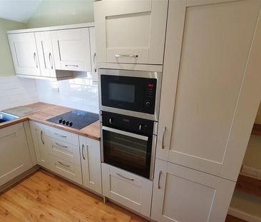 2 bedroom retirement property to rent - Photo 5