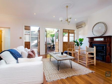 Charming light filled North Adelaide home in a peaceful, prime location - Photo 4
