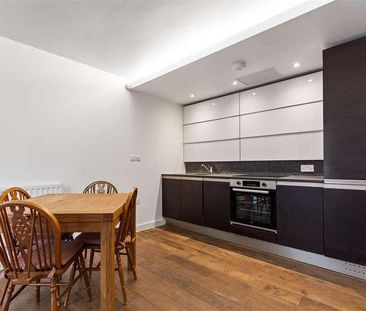 Newbury Mews, Chalk, NW5 - Photo 1