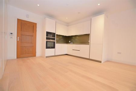 3 bedroom apartment to rent - Photo 3