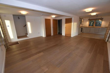 2 bedroom detached house to rent - Photo 4