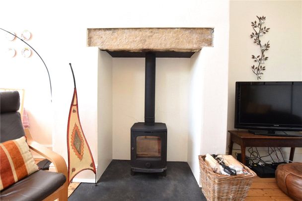 64, Woodside Place, Leeds, West Yorkshire, LS4 2QU - Photo 1