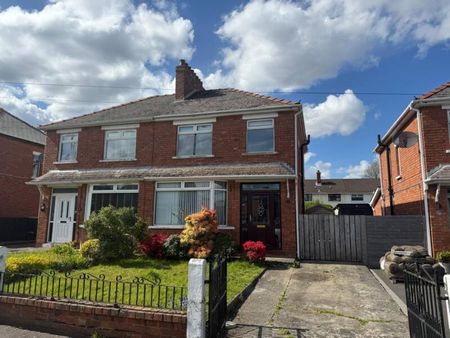Partly furnished 3 bedroom Semi-detached - Photo 3