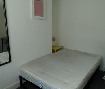 3 bedroom House To Let - Photo 4