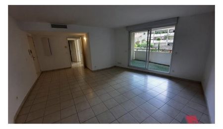 T3 - Photo 3