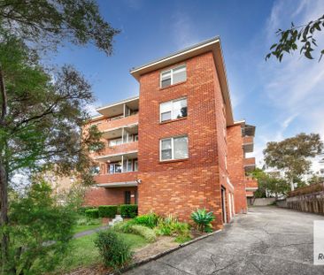 Spacious Two Bedroom Apartment Located for Lifestyle - Photo 5