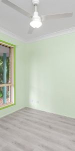 Newly renovated Â CONVENIENT VILLA LIFESTYLE! - Photo 4