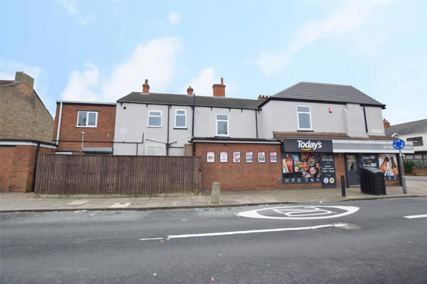3 bedroom flat to rent - Photo 1