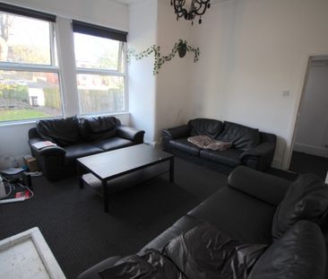 9 Bed - 213 Belle Vue Road, Woodhouse, Leeds - LS3 1HG - Student - Photo 2