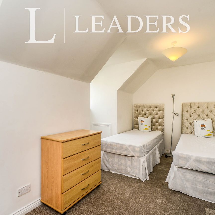 Merton Court, BN2 - Photo 1