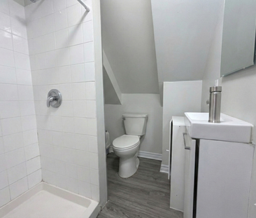 $1,199 / 1 br / 1 ba / 99 Mary St unit 3 - Photo 1