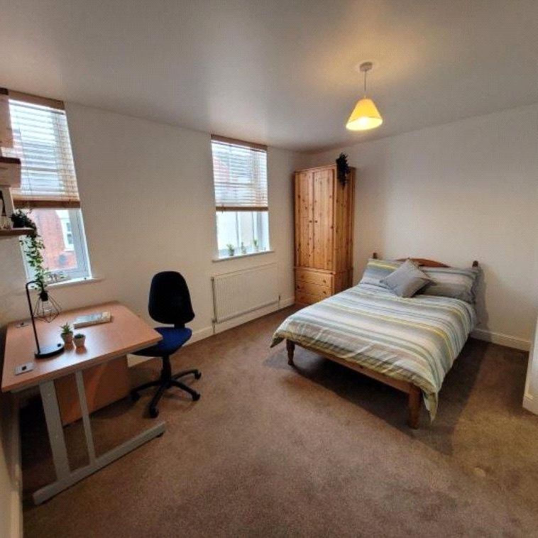 4 bedroom property to rent - Photo 1