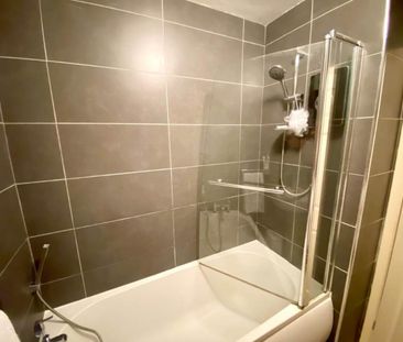 Linden Court, Hollin Lane, Leeds - Photo 2