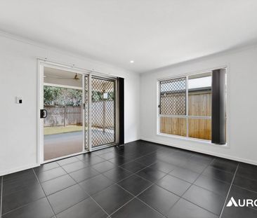 LOVELY MODERN LOWSET BRICK HOME CLOSE TO WATER AND SHOPS! - Photo 3