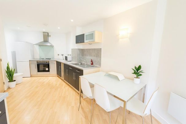 2 bedroom flat to rent - Photo 1