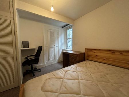 4 bedroom house to rent - Photo 3