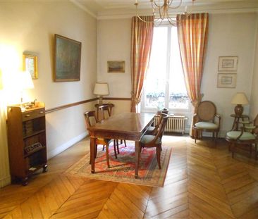Location Appartement 5 pièces 130m² PARIS 8ème - Photo 1