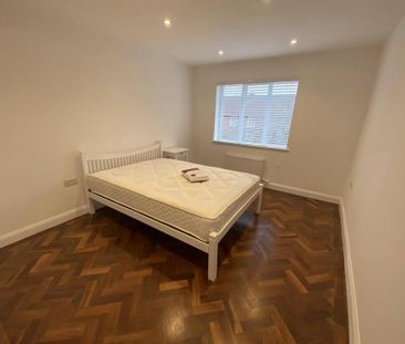 3 bedroom apartment to rent - Photo 2