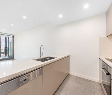 North-Facing, Sun-Drenched & Seriously Convenient - Photo 2