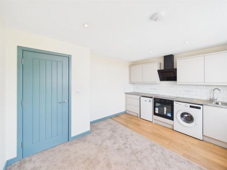 1 BED Apartment To rent - Photo 2