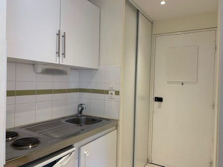 Grand studio proche hyper-centre - Photo 4