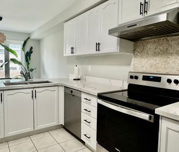 For Lease - 62 Beresford Drive, Richmond Hill, Ontario - Photo 3