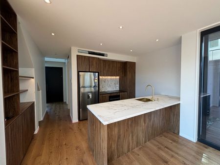 2/7 Roa Road, Fendalton, NZ 8041 - Photo 3