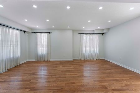 For Lease - 1 Cameron Glen Boulevard, Toronto, Ontario - Photo 2