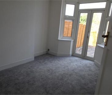 5 bedroom semi-detached house to rent - Photo 3