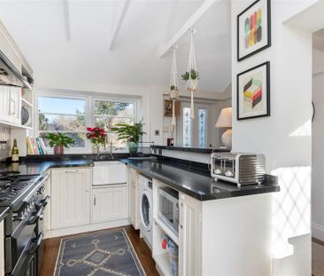 4 bedroom detached house to rent - Photo 2