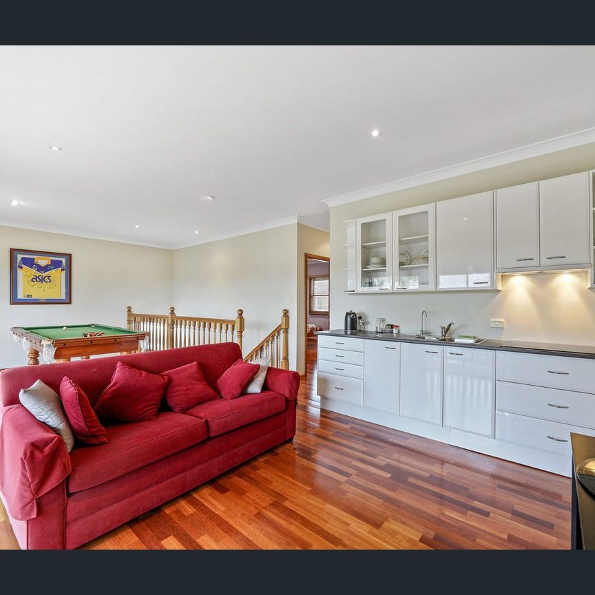 Delightful Family home in desired lifestyle location!! - Photo 1