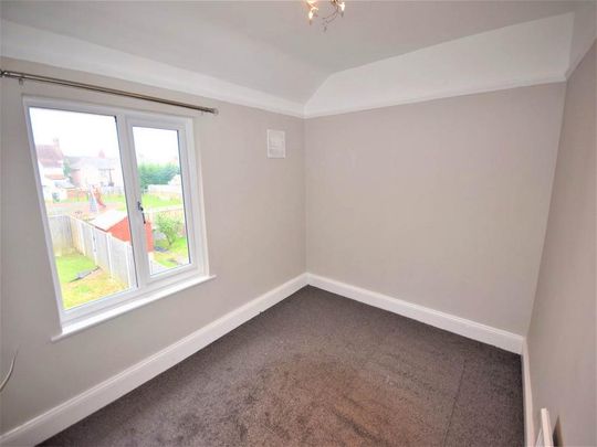 3 bedroom end of terrace house to rent - Photo 1