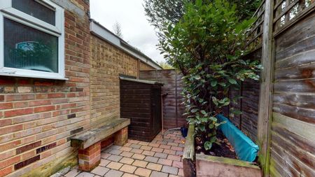 Studio to rent - Photo 3