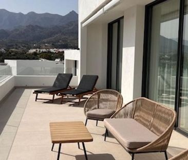 5 bedroom luxury Villa for rent in Marbella Del Este, Spain - Photo 5