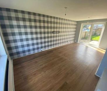 2 bedroom end of terrace house to rent - Photo 1