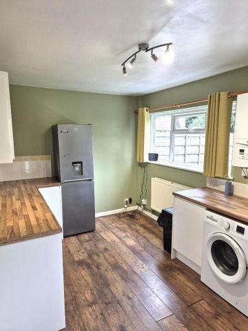 3 bedroom semi-detached house to rent - Photo 2