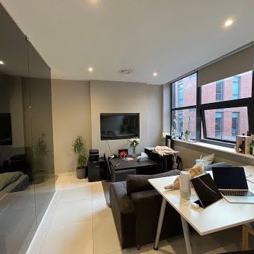 1 Bed Flat, Trafalgar House, LS1 - Photo 1