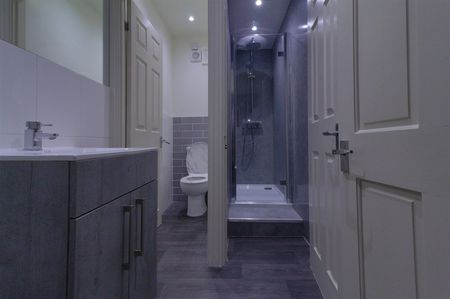 Claremont Road, Spital Tongues - Photo 3