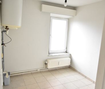 Degelijk appartement met 2 slaapkamers in centrum Hoeselt - Foto 5