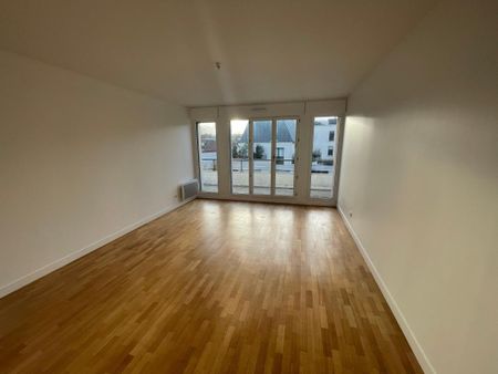 Location Appartement 4 pièces 85m² ISSY LES MOULINEAUX 92130 - Photo 2