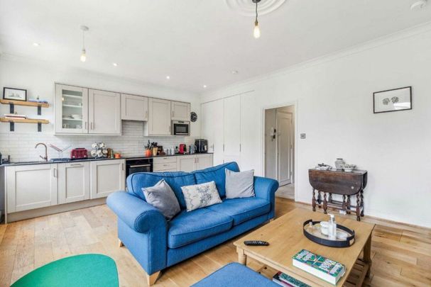 Hartham Road, Hillmarton Conservation Area, N7 - Photo 1