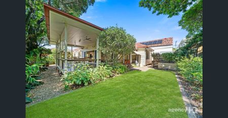 CHARACTER FAMILY HOME! - Photo 4