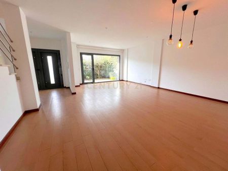 Estrada Atlântica H, Tornada e Salir do Porto, Leiria District 2500-661 - Photo 3