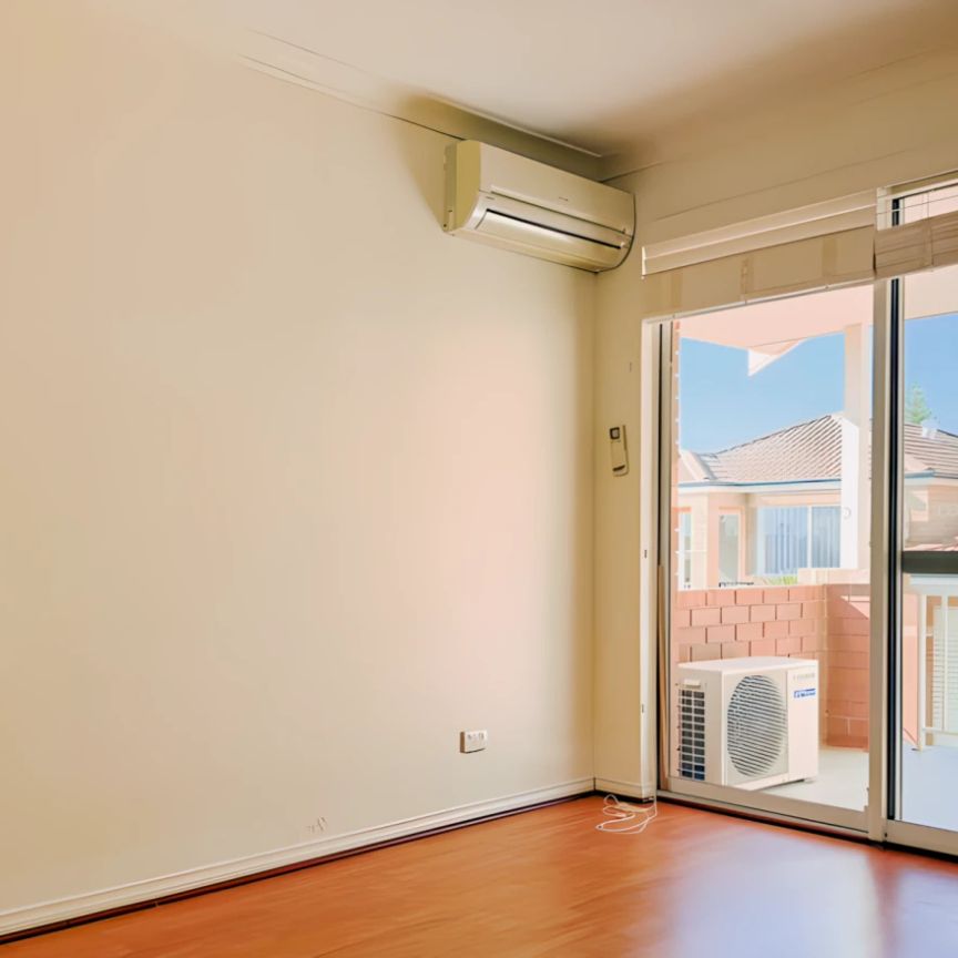 3b2b Second bedroom - Photo 1