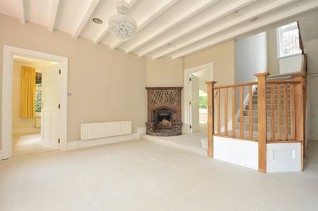 5 bedroom detached house to rent - Photo 3