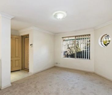 This Willagee home is affordable and close to everything. - Photo 6