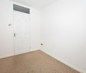 2 bedroom semi-detached house to rent - Photo 3