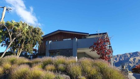 14C Matai Road, Wanaka, 3 Bedroom Townhouse, Stunning views + sunshine! - Photo 4