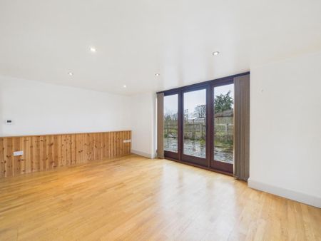 4 bedroom barn conversion to rent - Photo 2